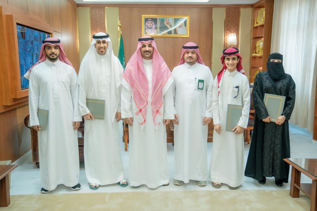 محافظ صبيا يكرم اللجنة الإعلامية لمهرجان المانجو والفواكه الاستوائية