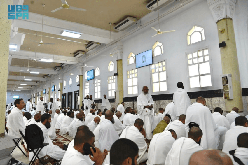 "الشؤون الإسلامية" تعزّز جهودها التوعوية في مشعر منى بـ17 كبينة دعوية و75 شاشة إلكترونية