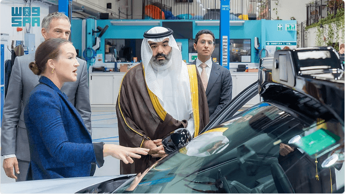 وفد سعودي برئاسة السواحه يعزز الشراكات في التقنيات المتقدمة والاتصالات الفضائية بالمملكة المتحدة