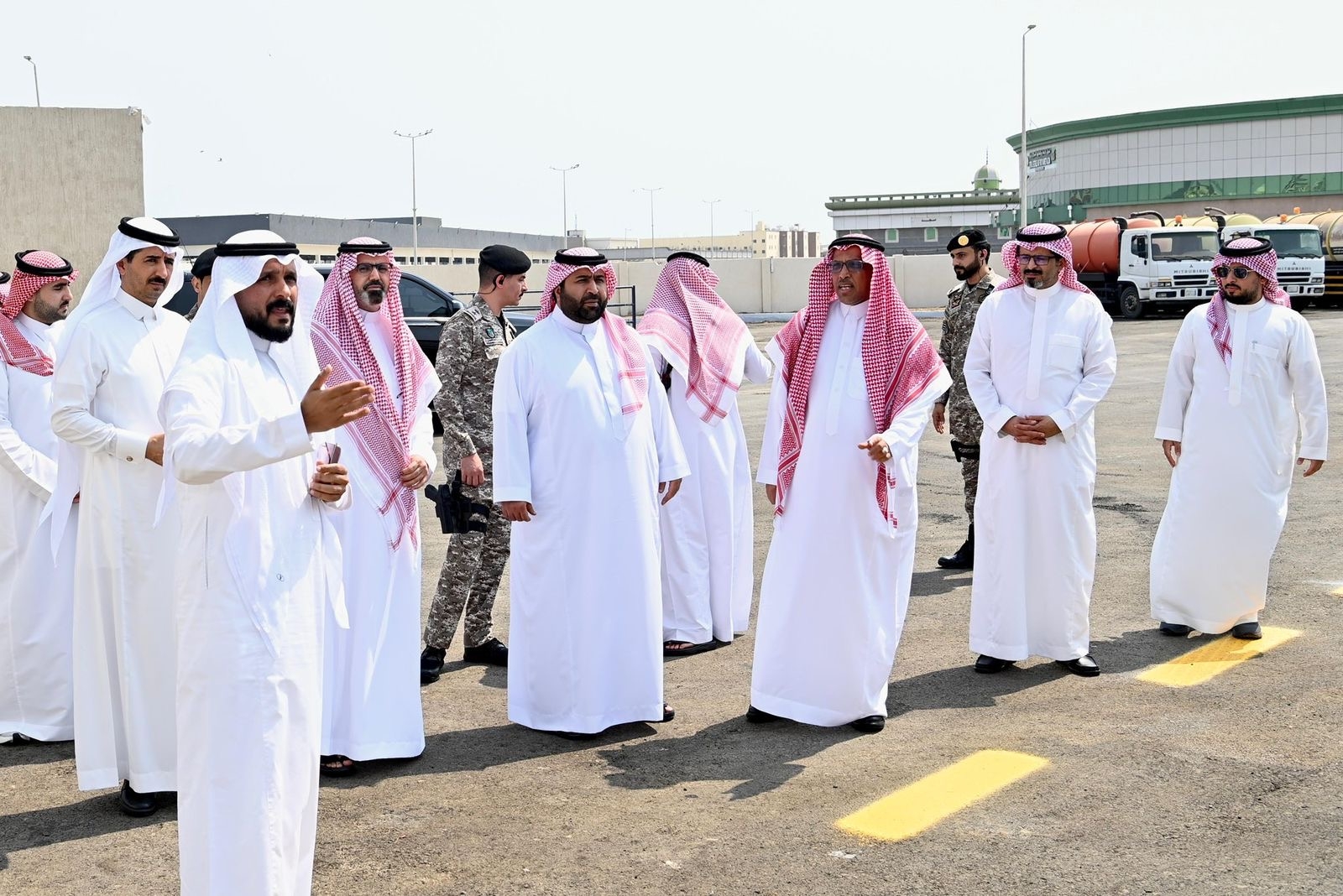 أمير جازان يتفقد ميدانيًّا أعمال ومشاريع أمانة المنطقة