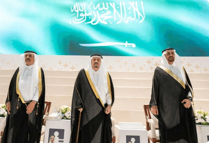 أمير منطقة الرياض يرعى حفل خريجي جامعة الفيصل ويضع حجر الأساس لمشروعات بقيمة تتجاوز 500 مليون ريال