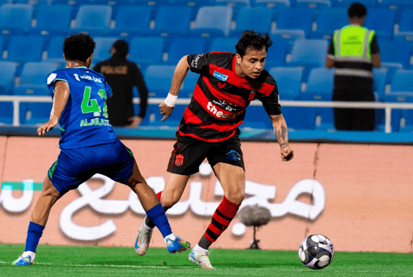 الرياض يتعادل مع الفتح بنتيجة 2-2 في دوري روشن