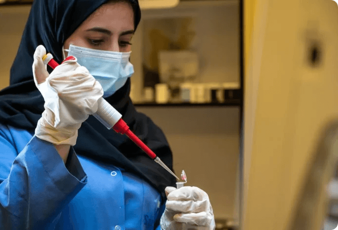 وزير الصناعة والثروة المعدنية يبحث في الدنمارك فرص توطين الصناعات الدوائية بالمملكة