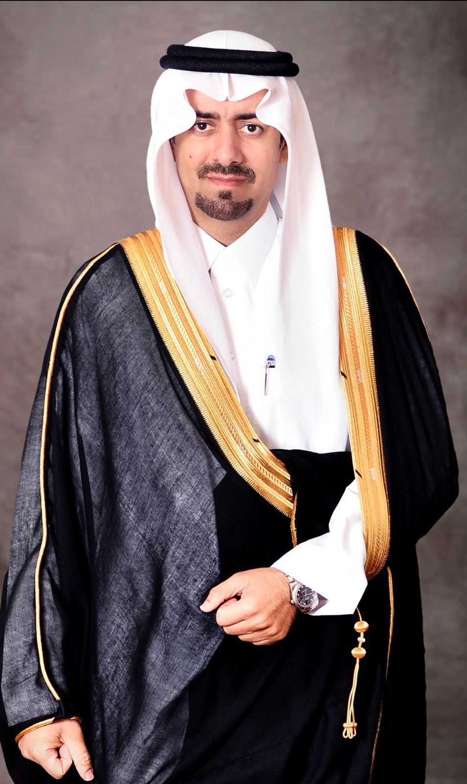 "الخريف"…. يهنئ ويتوج نادي الخليج لليد بحصوله على كأس الاتحاد