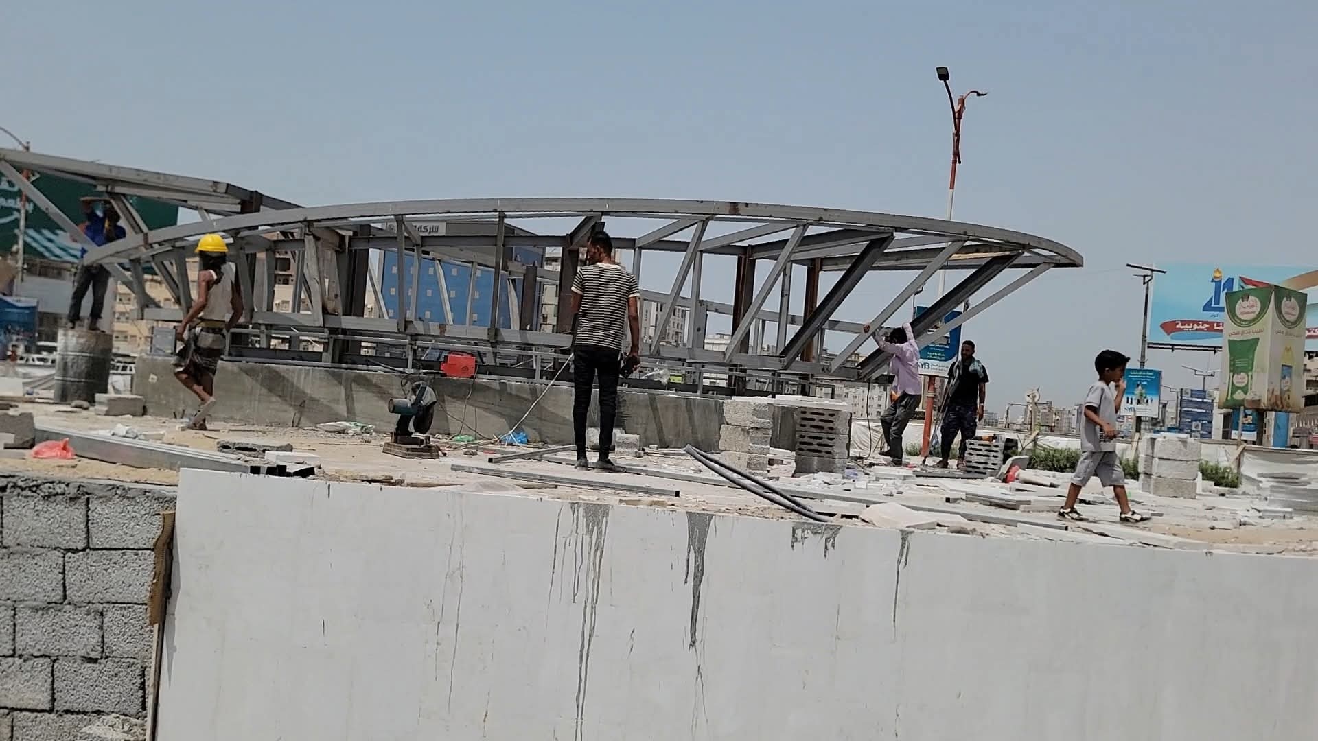 مدير عام دارسعد يتفقد مستوى الإنجاز في أعمال ترميم وإعادة تأهيل دوار جولة السفينة