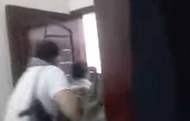 عاجل: مسلحين يقومون بإختطاف والد الطفل تيم من امام طفله وزوجته داخل مستشفى الصفوة في تعز