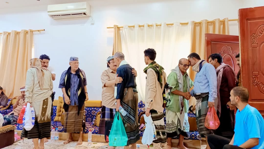 قيادات سياسية وعسكرية تقدم واجب العزاء للسفير قاسم عسكر جبران وآل جبران بوفاة العميد ركن علي عسكر جبران