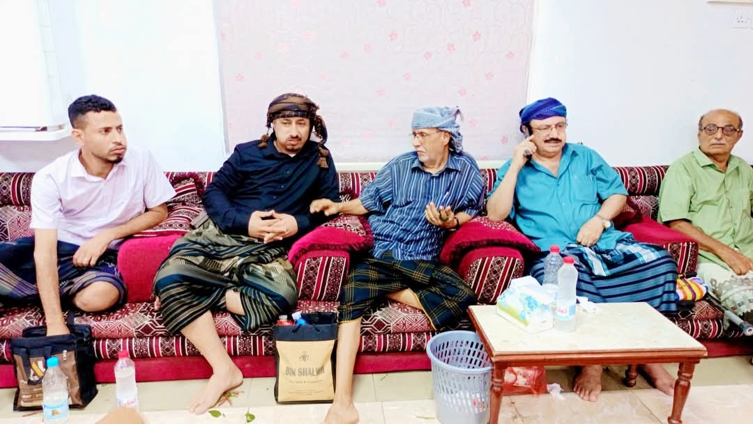 لليوم الثاني .. قيادات سياسية وعسكرية واكاديمية وإجتماعية يقدمون واجب العزاء للسفير قاسم عسكر جبران