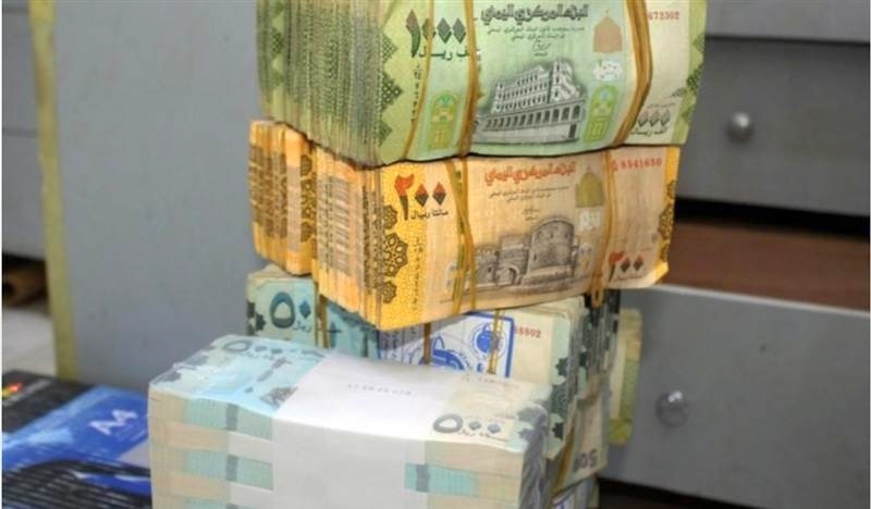 صحيفة.. الريال اليمني يسقط إلى القاع.. تراجع غير مسبوق أمام العملات