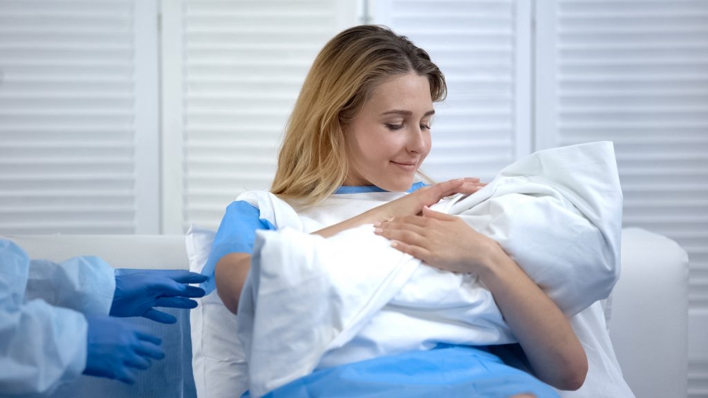 خرافات الحمل… هل ما ترينه حولك يغيّر شكل جنينك؟