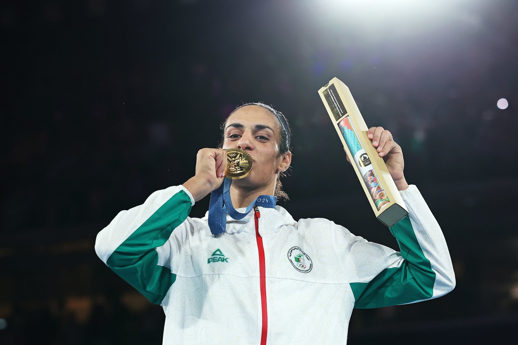 الاتحاد العالمي للملاكمة يفرض اختبارا إلزاميا على الجزائرية إيمان خليف
