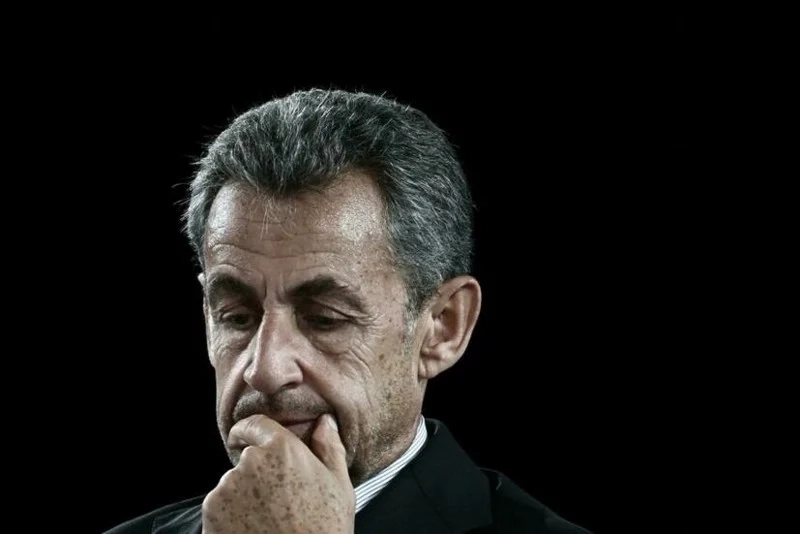نيكولا ساركوزي يُجرد من وسام جوقة الشرف