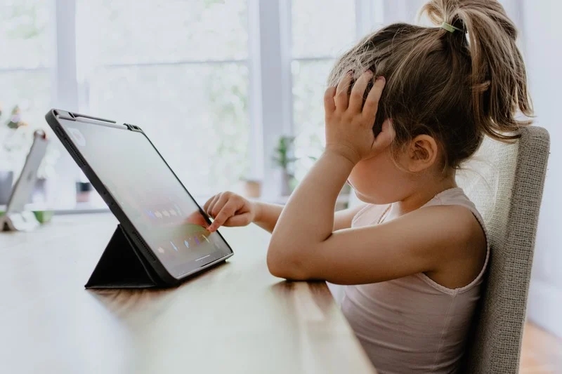 ابتكار ذكاء اصطناعي لرصد اضطراب ما بعد الصدمة لدى الأطفال
