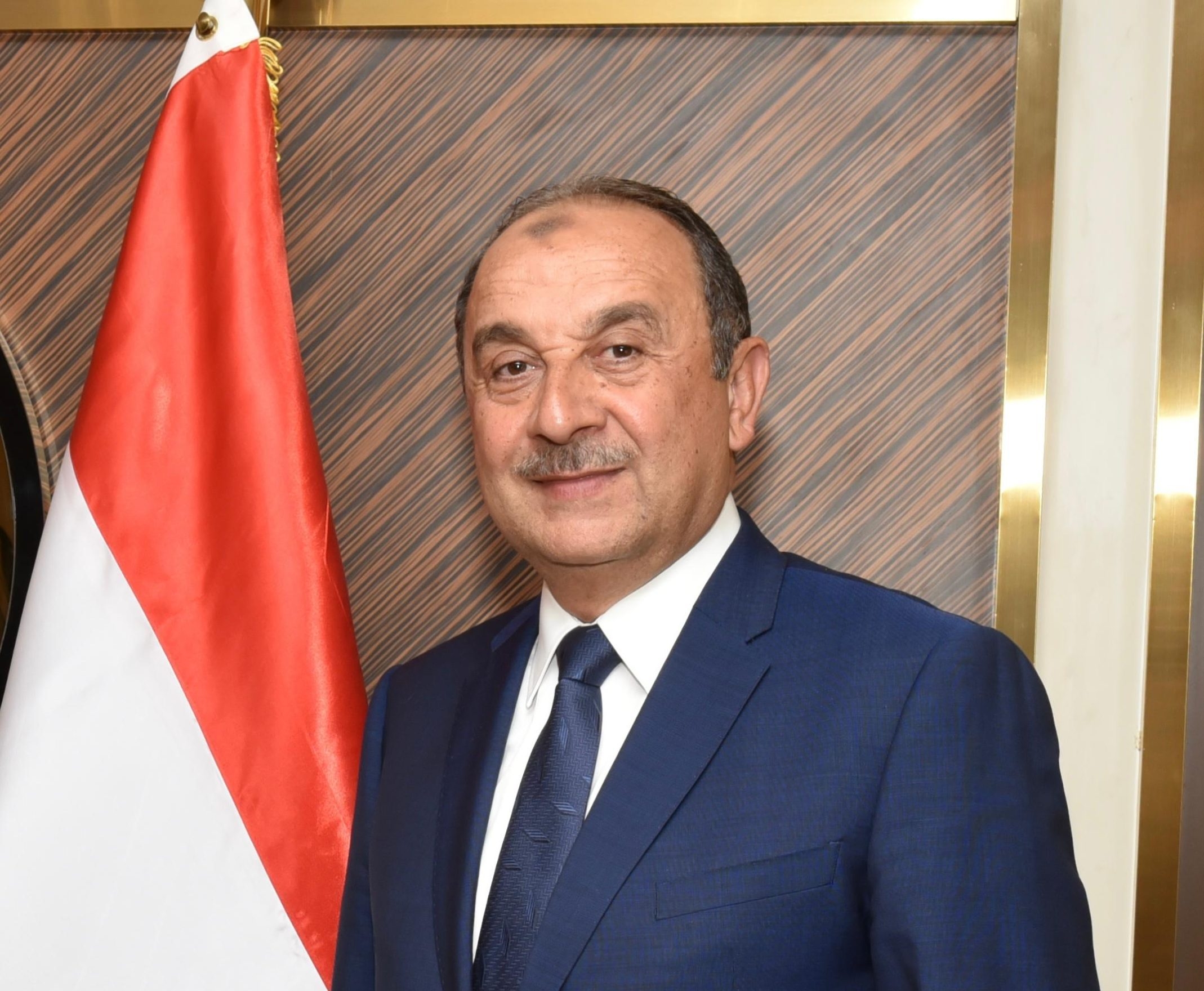 وزير قطاع الأعمال يبدأ جولة تفقدية للمصانع التابعة بجنوب الصعيد
