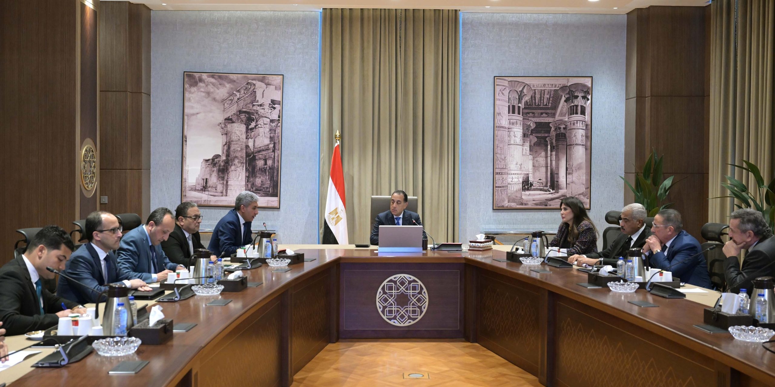 رئيس الوزراء يلتقي أعضاء اللجنة الاستشارية لتطوير السياحة