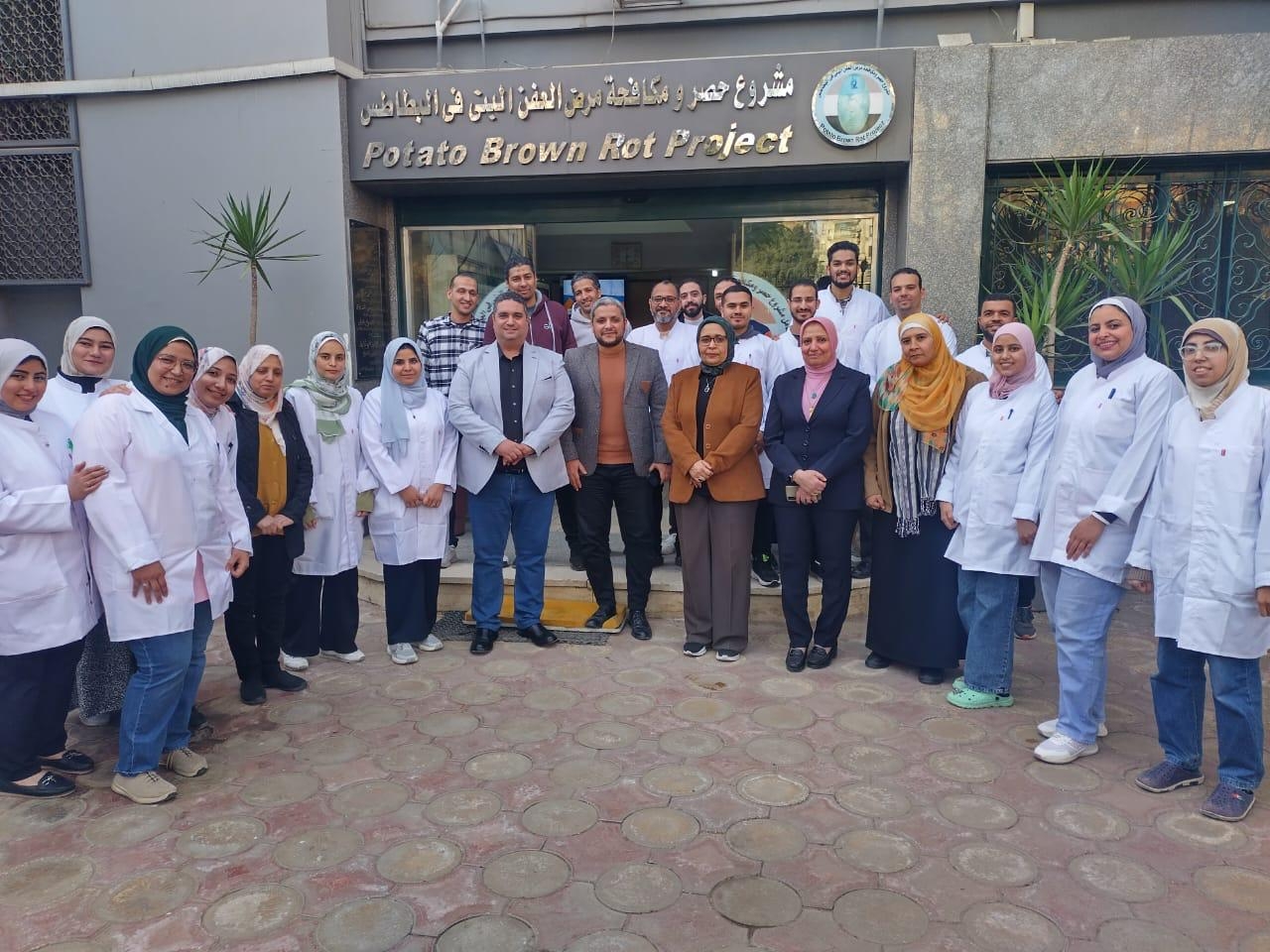 اجتياز معامل مشروع حصر ومكافحة مرض العفن البنى فى البطاطس