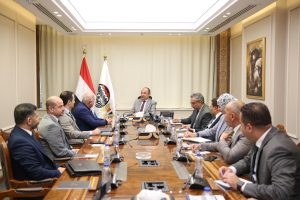 وزير قطاع الأعمال العام يلتقي وفدا من 'بولاريس باركس' التركية