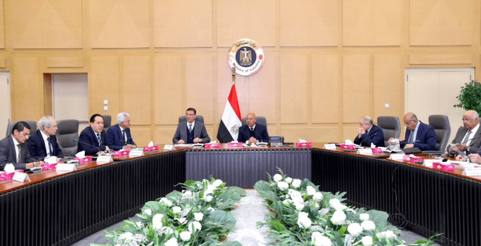وزيرا النقل والزراعة يبحثان تعزيز الاستفادة من «خط الرورو»