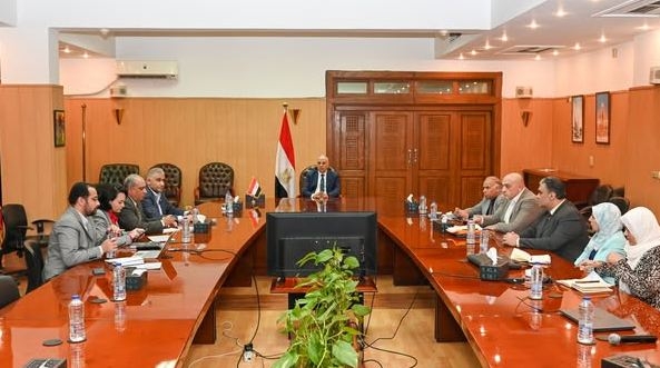 وزير الري يبحث مقترح مشروع رقمنة المساقي بالتنسيق مع الزراعة