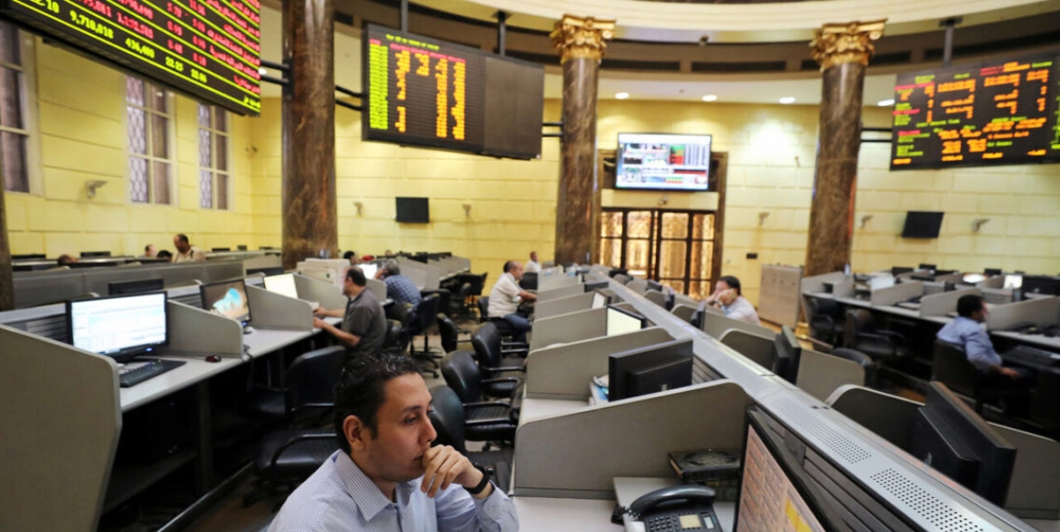 تباين مؤشرات البورصة في مستهل تعاملات الخميس