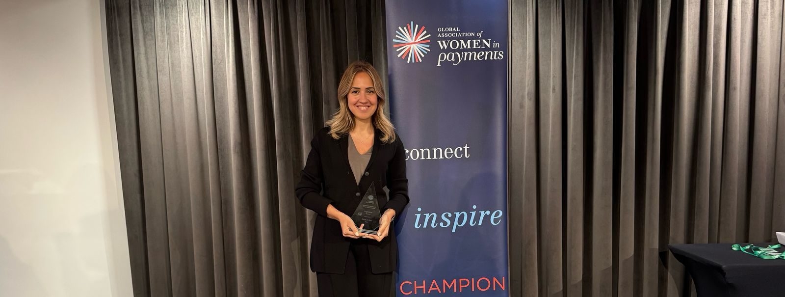 ملاك البابا تفوز بجائزة الإلهام 'Inspiration Award'