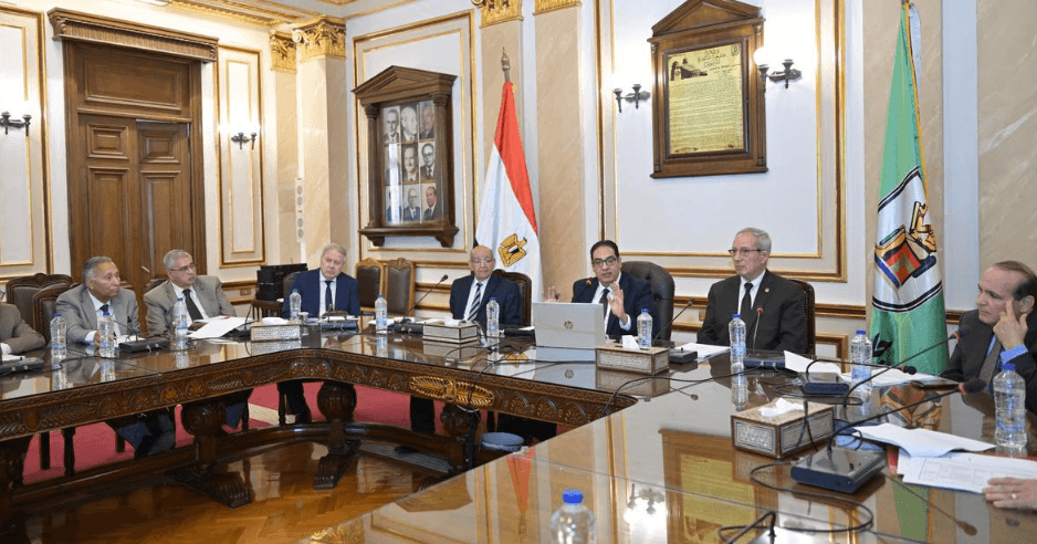 اجتماع عاجل للجنة الإسكان بجامعة القاهرة (تفاصيل)