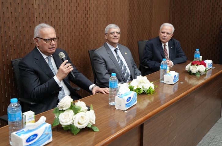 طلاب الجامعة اليابانية يحاكون جلسات الأمم المتحدة