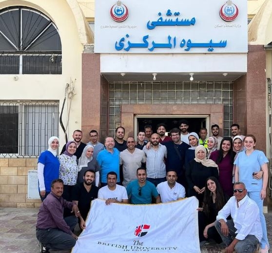 الجامعة البريطانية تنظم قوافل طبية بـ«سيوة» و«الحوامدية» والمنيا