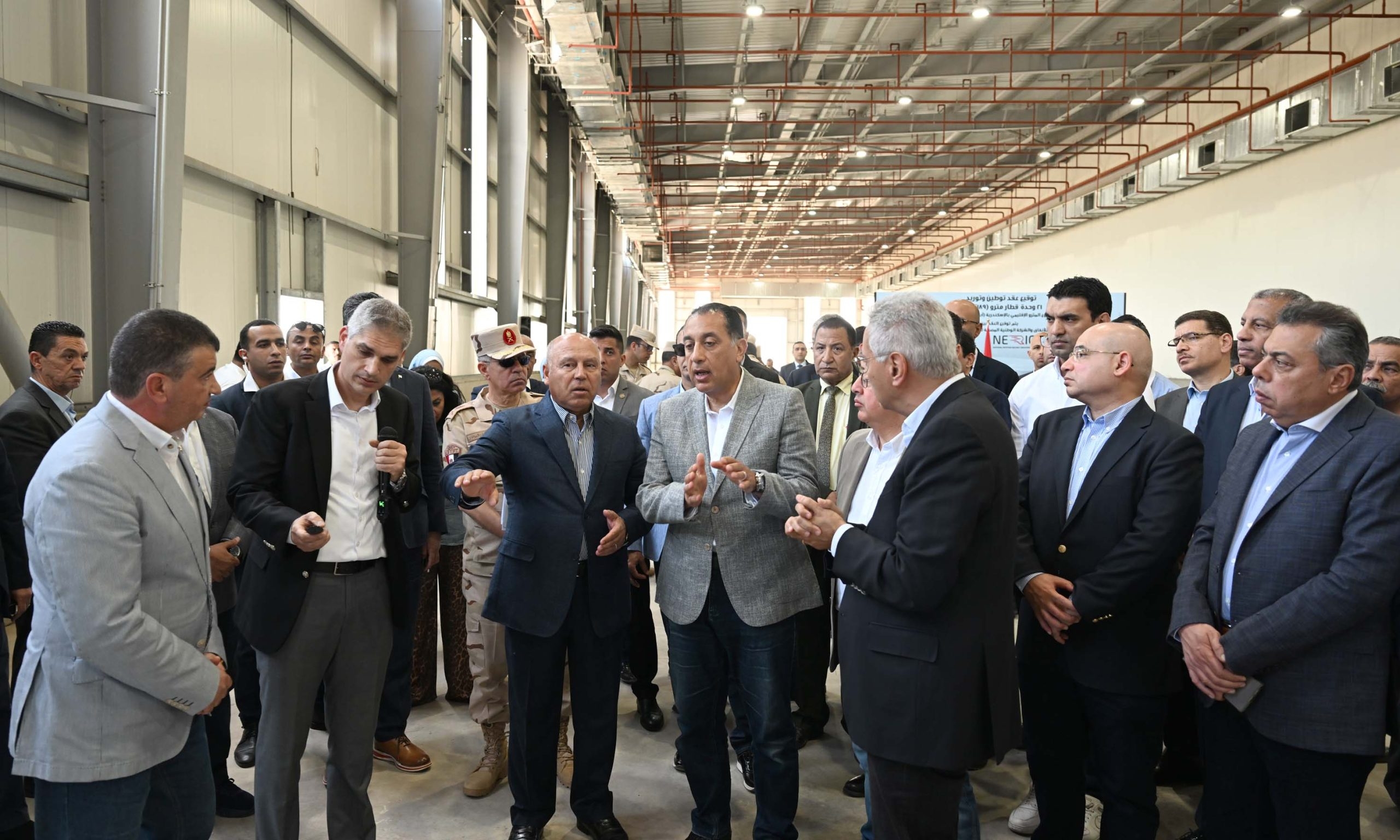 مدبولي يتفقد مصنع الشركة الوطنية المصرية لصناعات السكك الحديدية