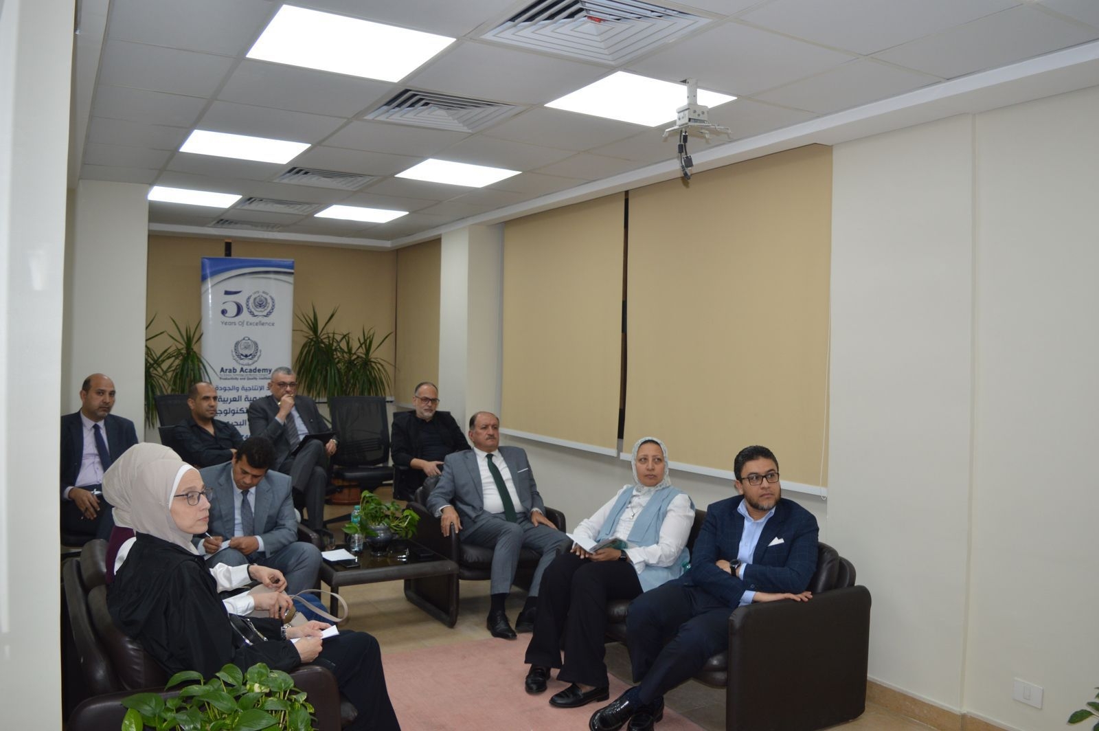 الأكاديمية العربية تنظم ندوة بحثية طلابية بالتعاون مع جامعةويلكس