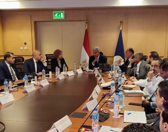 وزير السياحة يناقش منظومة الحصول على التأشيرة الاضطرارية
