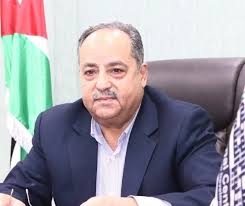 بين قانوني الجرائم الإلكترونية، وضريبة الأراضي والأبنية.