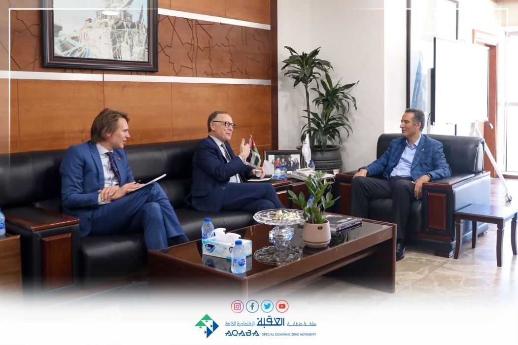 الفايز و السفير الهولندي يبحثان سبل التعاون