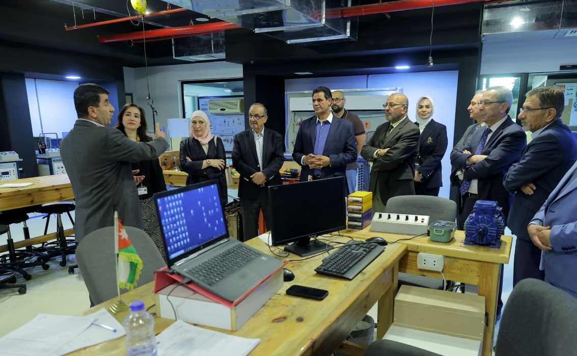 "التربية النيابية" تزور كلية لومينوس ومدرسة أم عبهرة