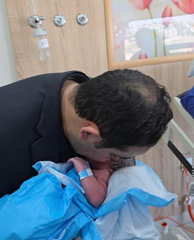 أسرة "صحيفة الأنباط " تهنئ الزميل عامر الرجوب بمولوده الجديد "محمد"