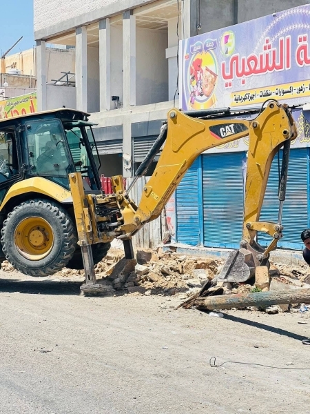 بلدية طبقة فحل تبدأ بتأهيل الأرصفة والجزر الوسطية بوسطها التجاري
