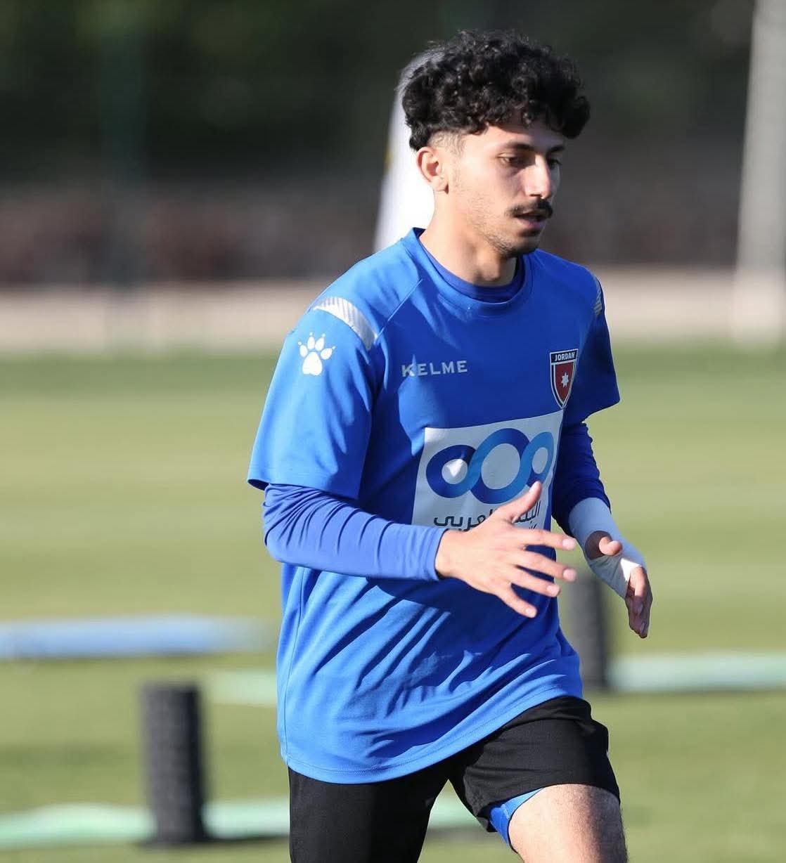الوحدات يوقع مع اللاعب أحمد الحراحشة لموسمين لتعزيز الجبهة الهجومية
