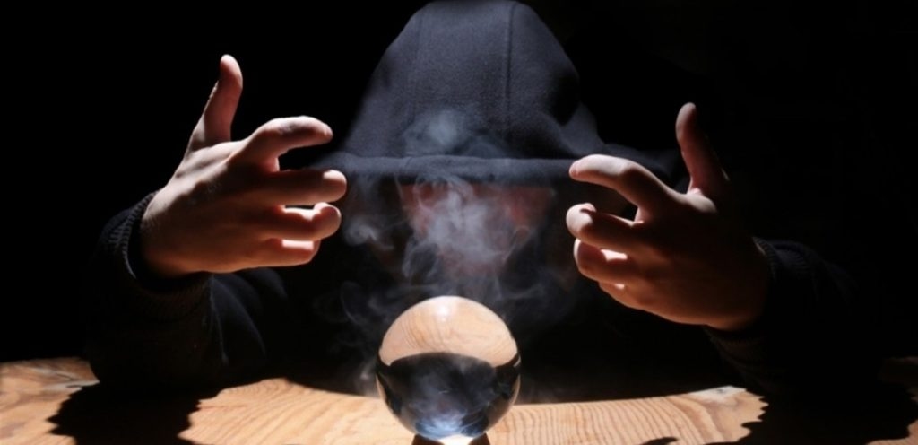ادعى امتلاكه 'قدرات خارقة'.. هذا ما فعله مشعوذ بضحاياه