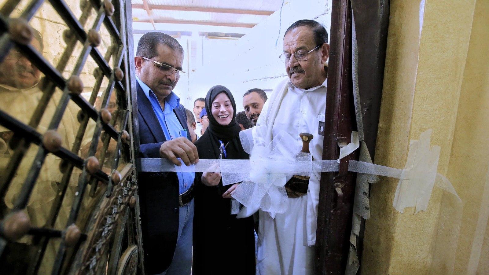 الوكيل الفاطمي يفتتح مركزاً للاستجابة للمهاجرين الأفارقة بمأرب