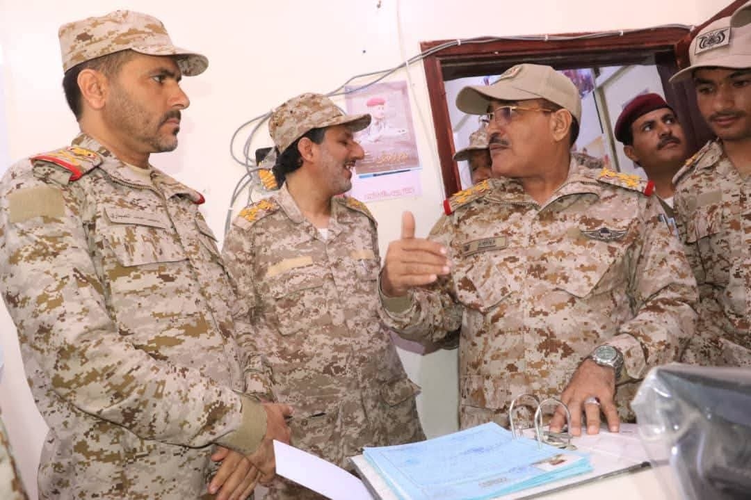 مأرب : اللواء محمد الصباري يزور دائرة شؤون الضباط