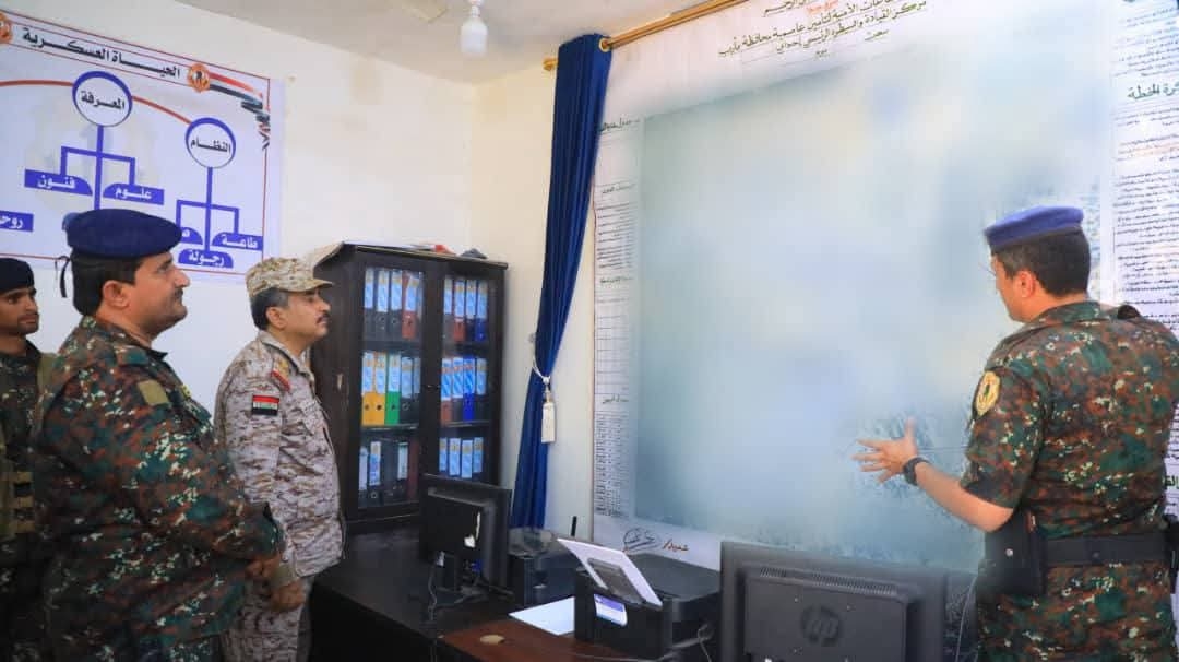 رئيس هيئة العمليات يزور قيادة قوات الأمن الخاصة بمأرب