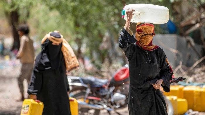 تقرير أممي: 9.6 مليون امرأة وفتاة يمنية يحتجن إلى مساعدات ونصف الأطفال يعانون من سوء التغذية
