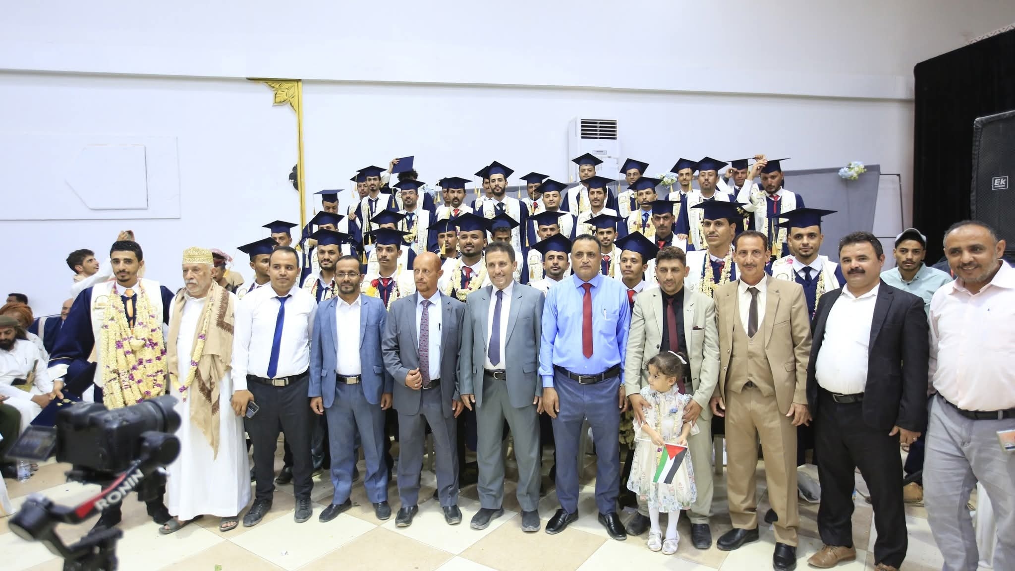 جامعة العلوم والتكنولوجيا بمأرب تحتفل بتخريج 75 طالبًا وطالبة من كلياتها المختلفة