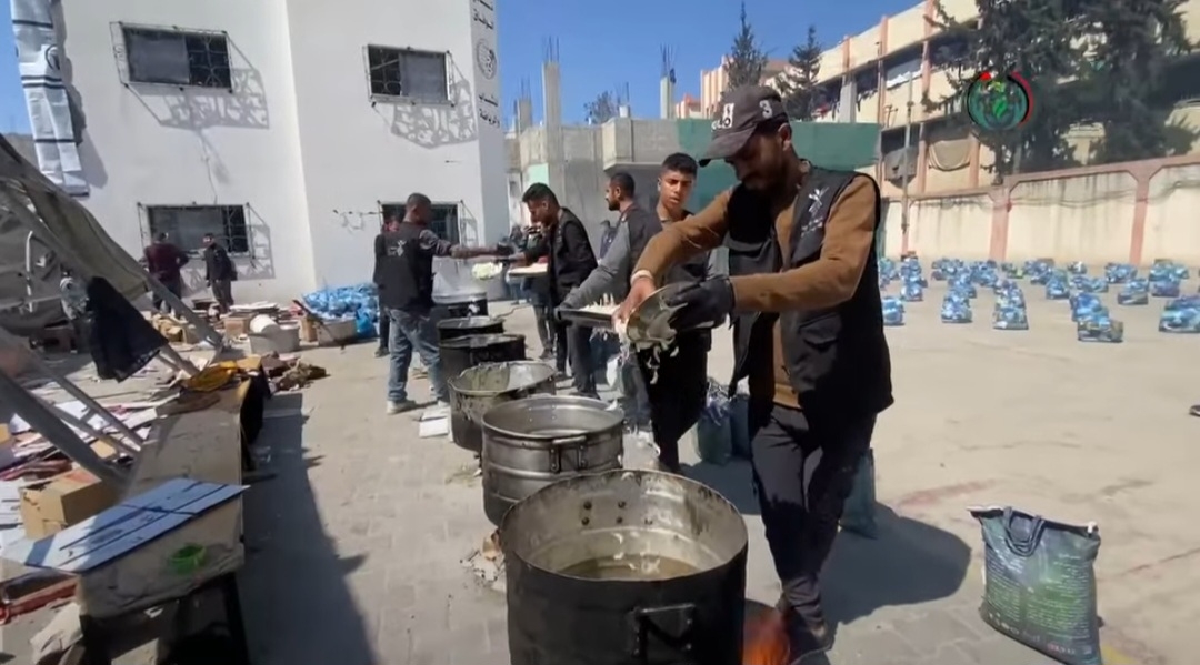 طالبات مدارس النموذجية الحديثة – مأرب يساهمن في إفطار 1500 صائم في غزة