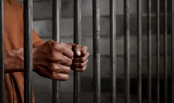 إدانة سائق طاكسي انتحل صفة صحافي مهني ودولي بالفقيه بن صالح