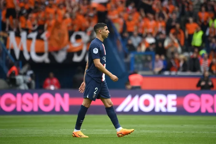 النجم المغربي أشرف حكيمي يتوج كأفضل لاعب إفريقي ينشط في الدوري الفرنسي الليغ 1
