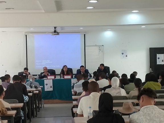 بني ملال: السوسيولوجي عمر بنعياش يدافع عن وجهة نظره في القراءة وسط الجامعة