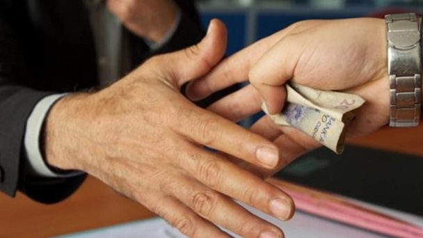 إقليم سيدي بنور: ضبط شيخ قروي متلبس بتلقي رشوة