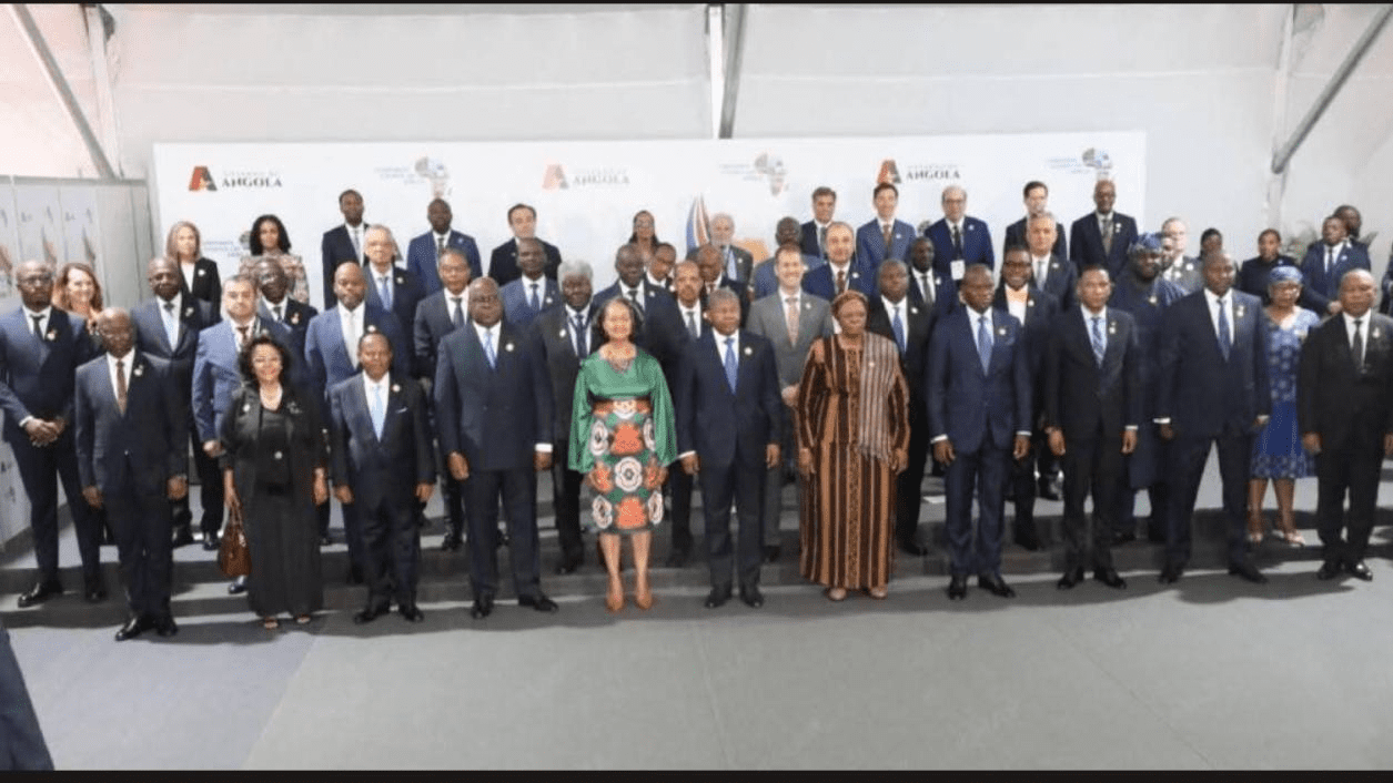 الدورة ال17 لقمة الأعمال الأمريكية-الإفريقية.. زيدان يجري بلواندا سلسلة من اللقاءات الثنائية مع عدد من نظرائه