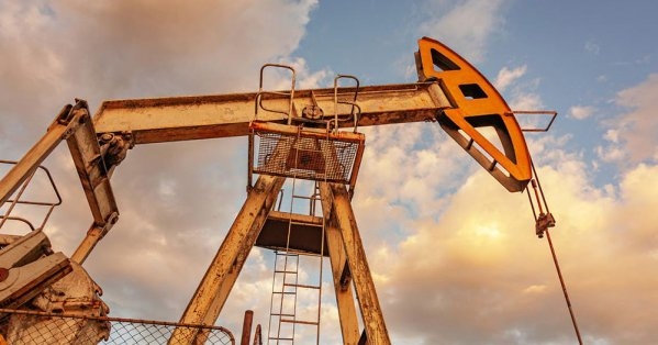 أسعار النفط تقفز 3 %